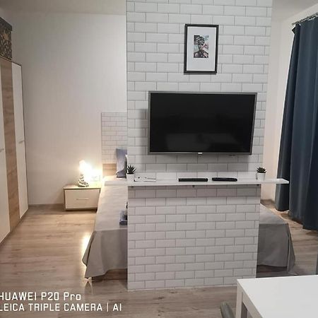 Breezy Studio 5 فارنا المظهر الخارجي الصورة